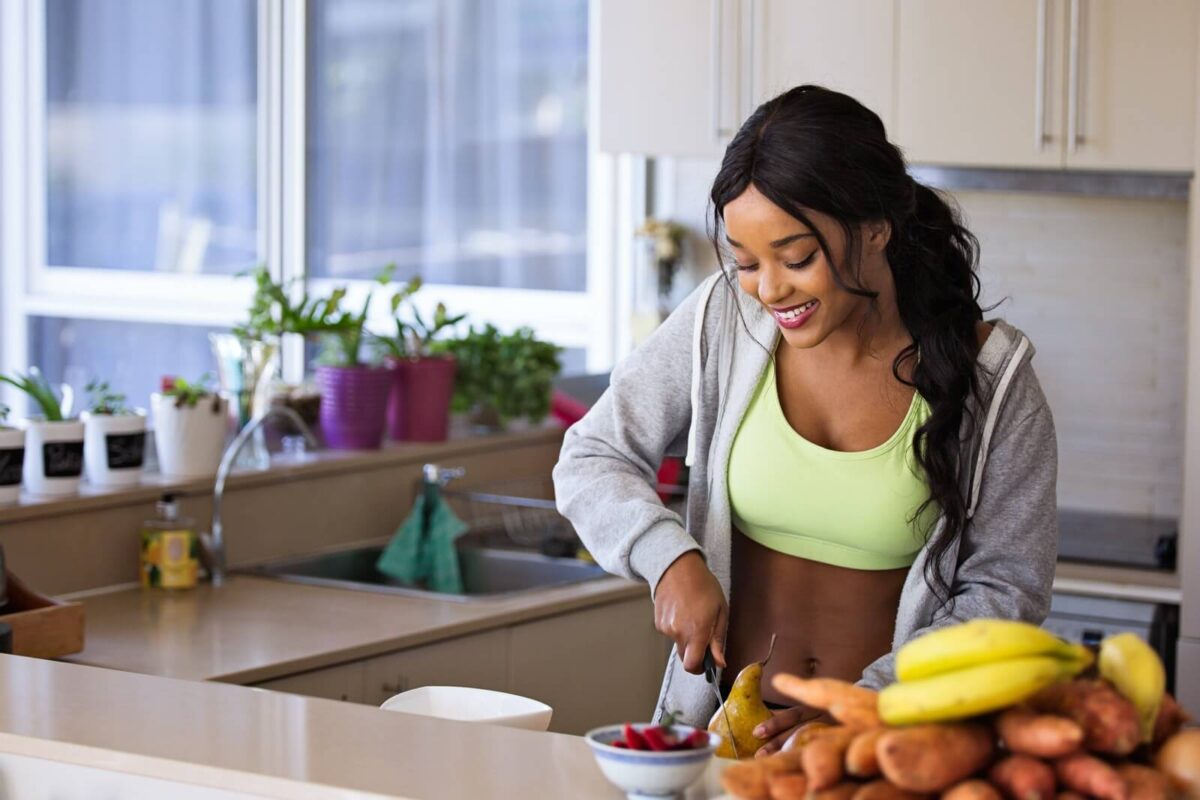 woman-prepares-low-calorie-snack-1200x800.jpg