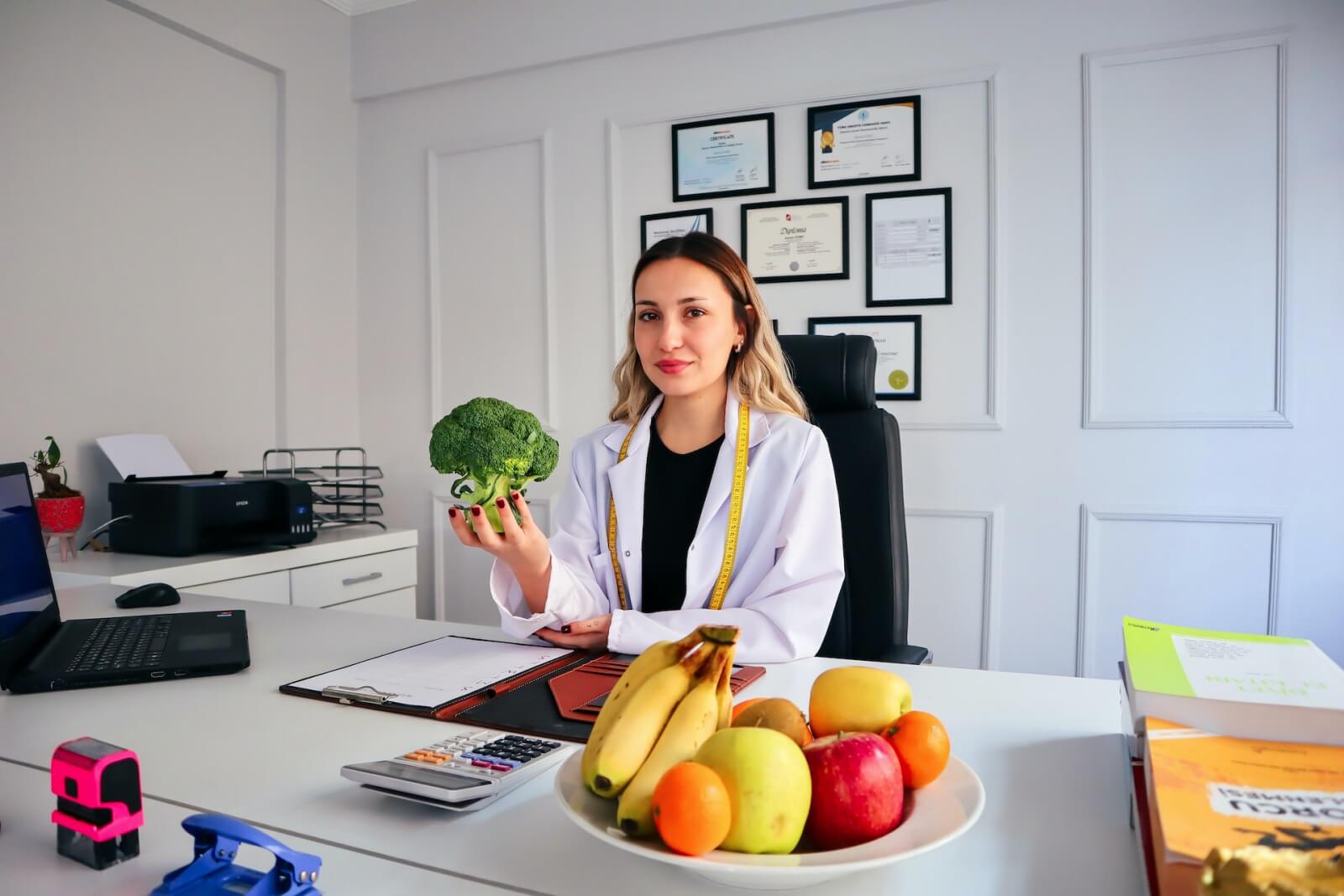 Healthcare provider sits down before nutrition counseling in Naperville, IL