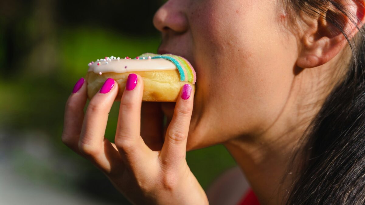woman-eats-comfort-food-1200x675.jpg